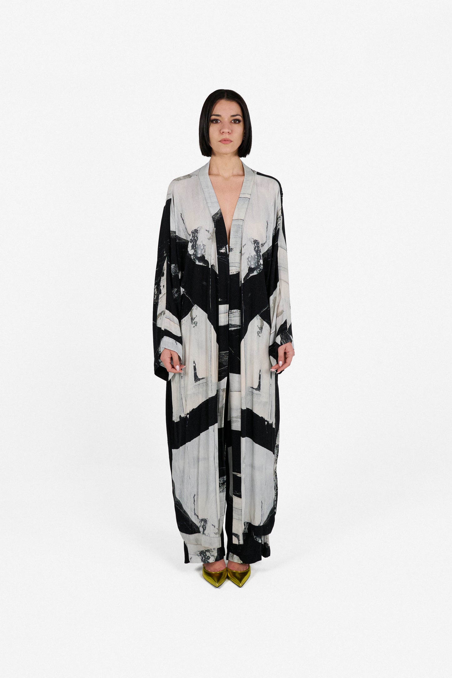 gox long kimono black & white
