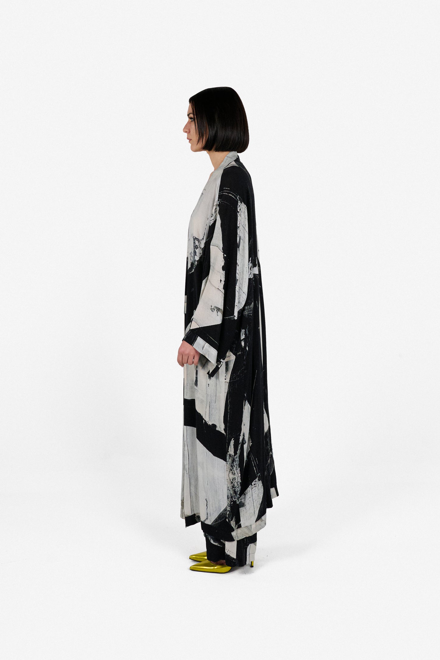 gox long kimono black & white