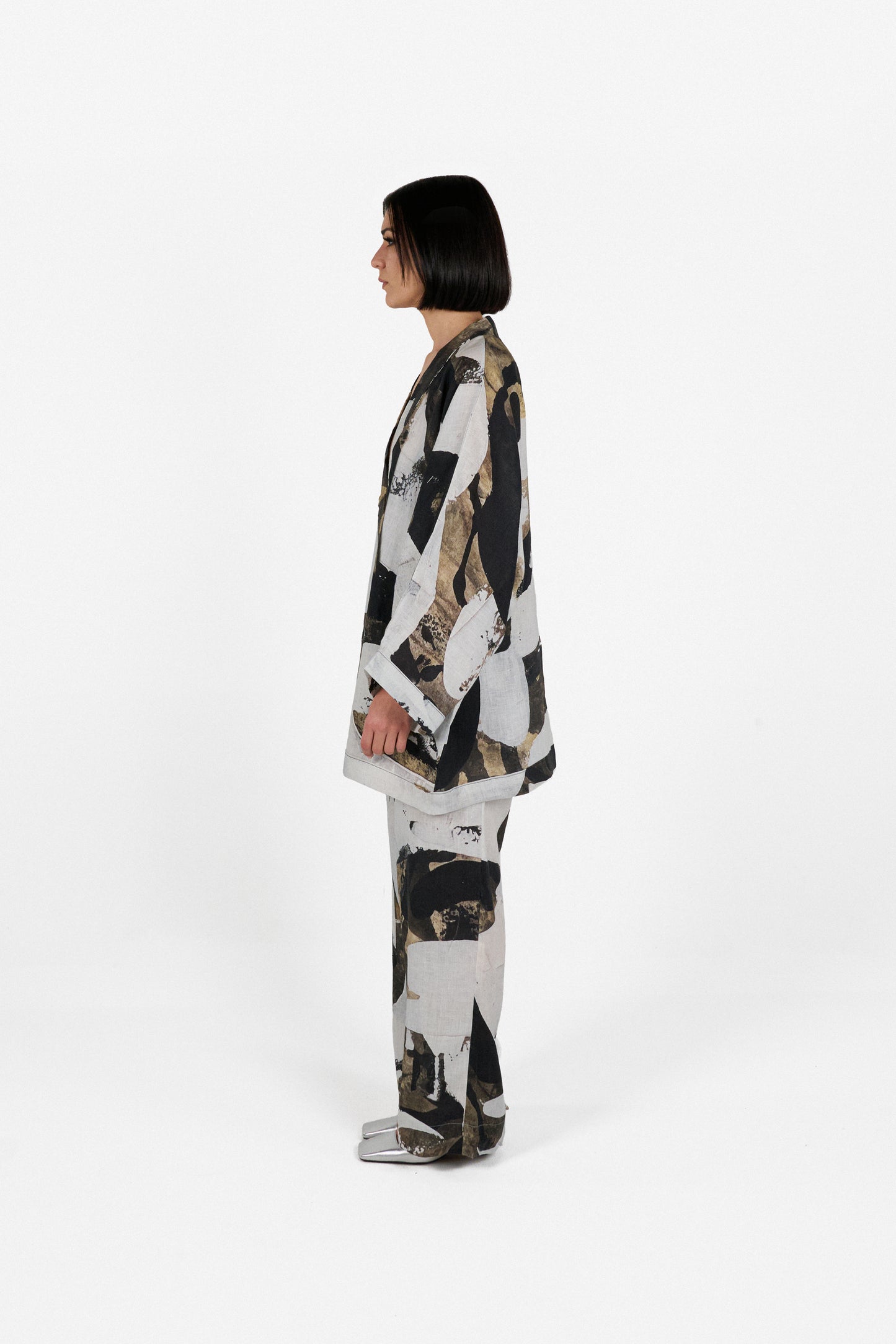solace medium kimono